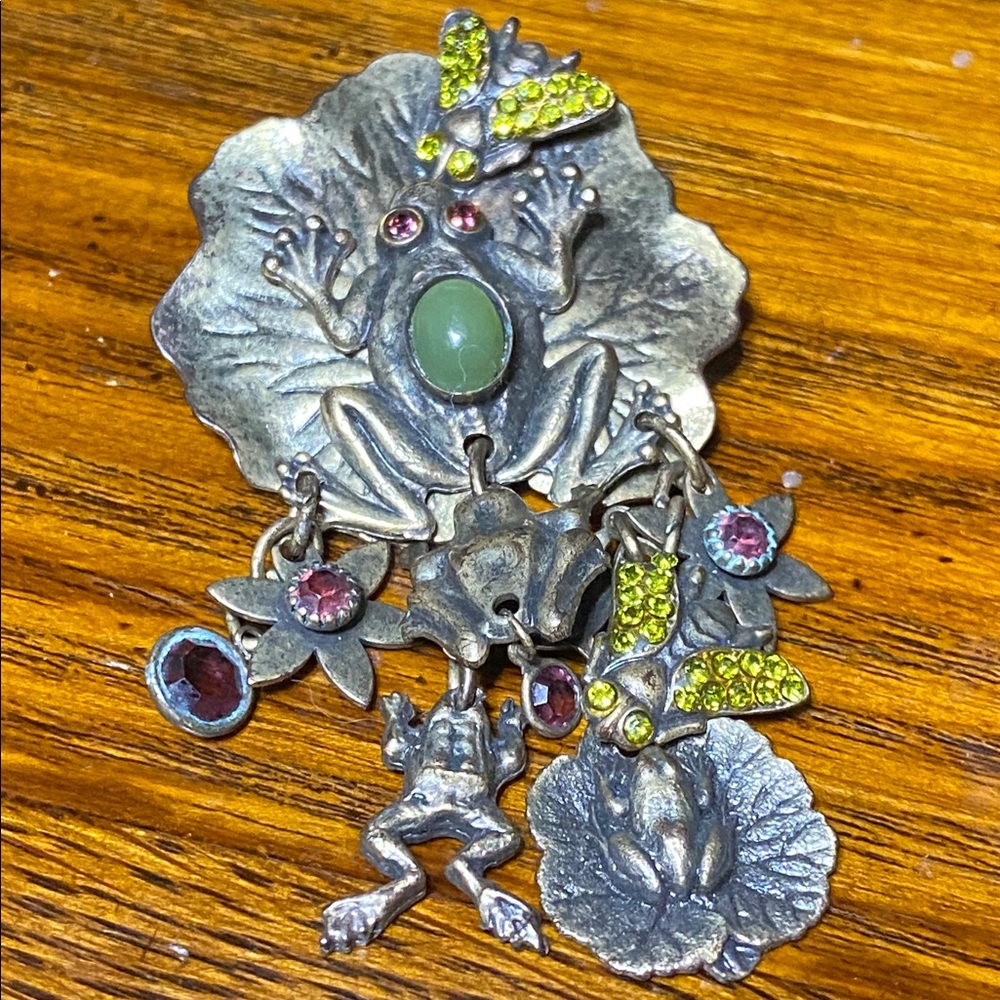 CUTE Mary DeMarco frog lily pad leaf Brooch pin jewelry